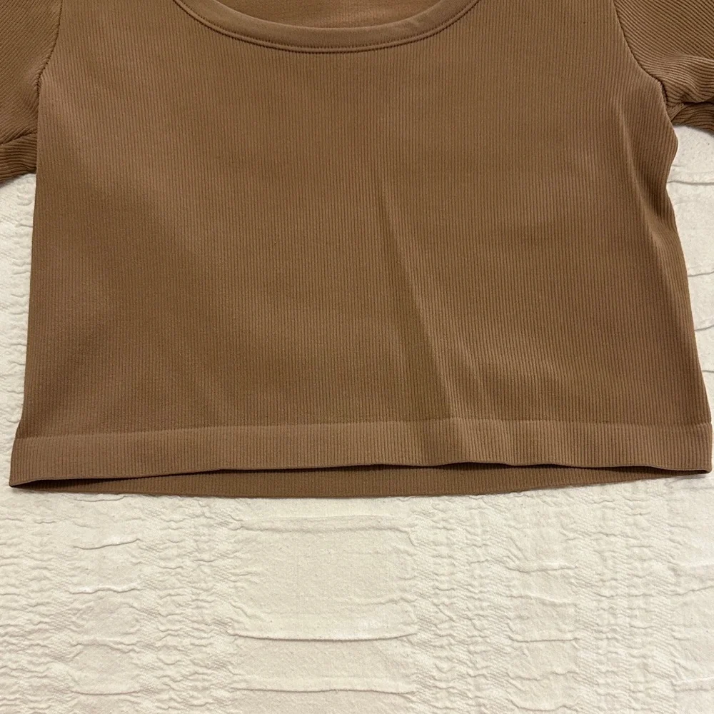 Garage Crop Top - Picture 3 of 5